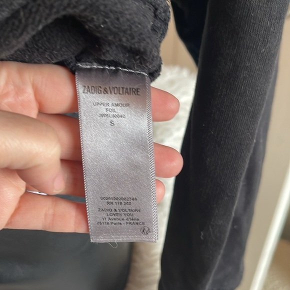 Black Sweatshirt with Gold 'AMOUR' Print - Picture 6 of 7